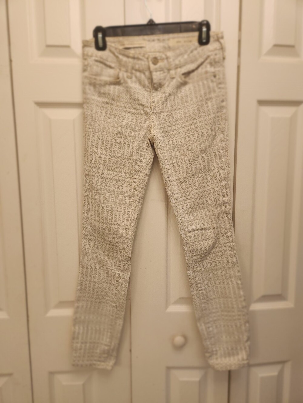 Pilcro And The Letterpress Womenβs Grey Patterned And Cream Skinny Jeans